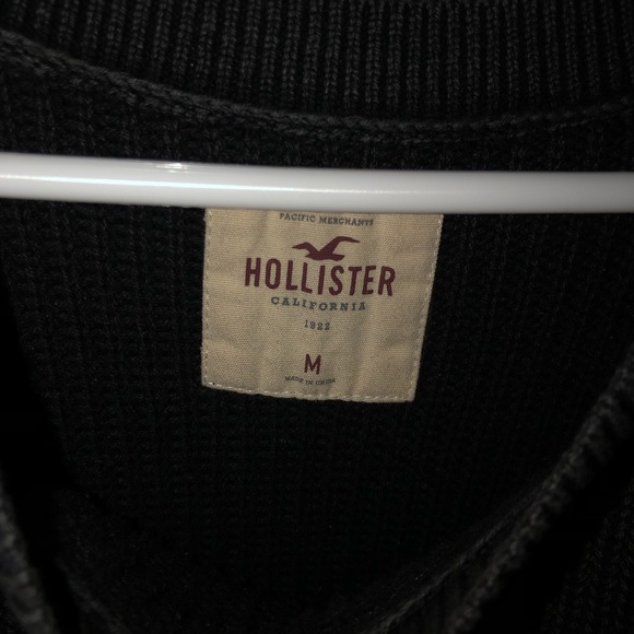 hollister off the shoulder sweater - Picture 3 of 3